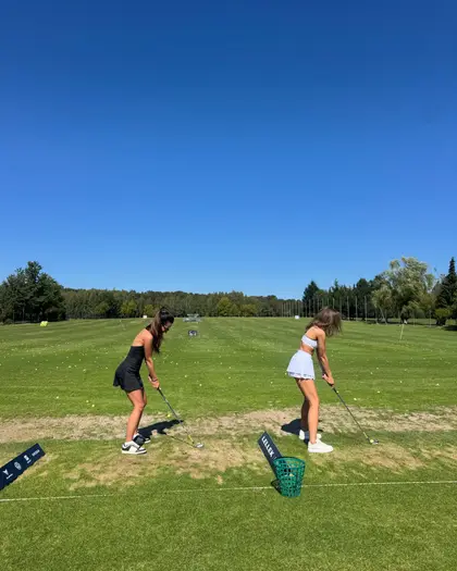Społeczność ENSO Pilates na polu golfowym